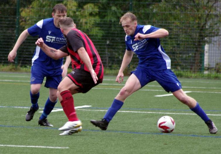 Merlins Bridge defend strong against Tenby
